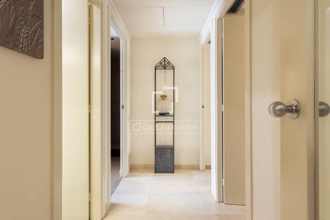 Kattohuoneisto myytävänä Barcelona, Espanja, 4 makuuhuonetta, 166 m2 No. 192761 - kuva 27