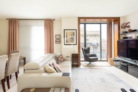 Kattohuoneisto myytävänä Barcelona, Espanja, 4 makuuhuonetta, 166 m2 No. 192761 - kuva 13