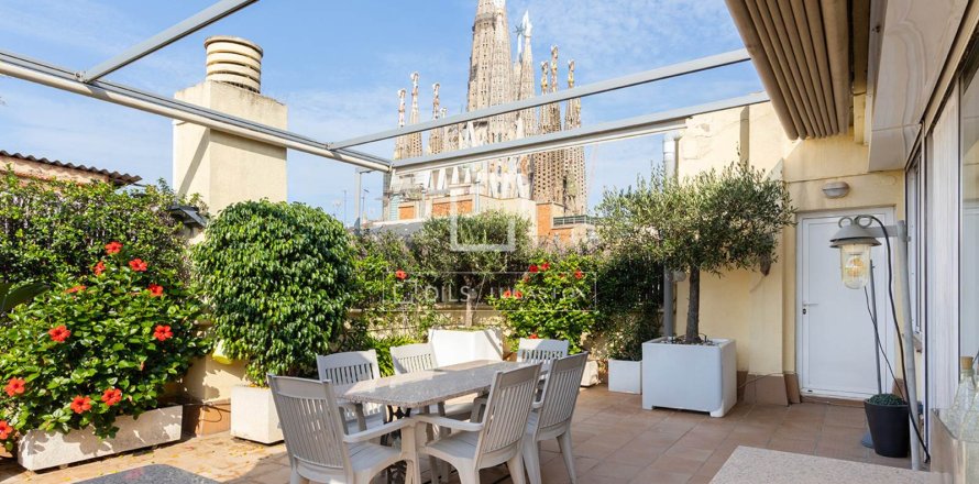 Kattohuoneisto Barcelona, Espanja 4 makuuhuonetta, 166 m2 No. 192761