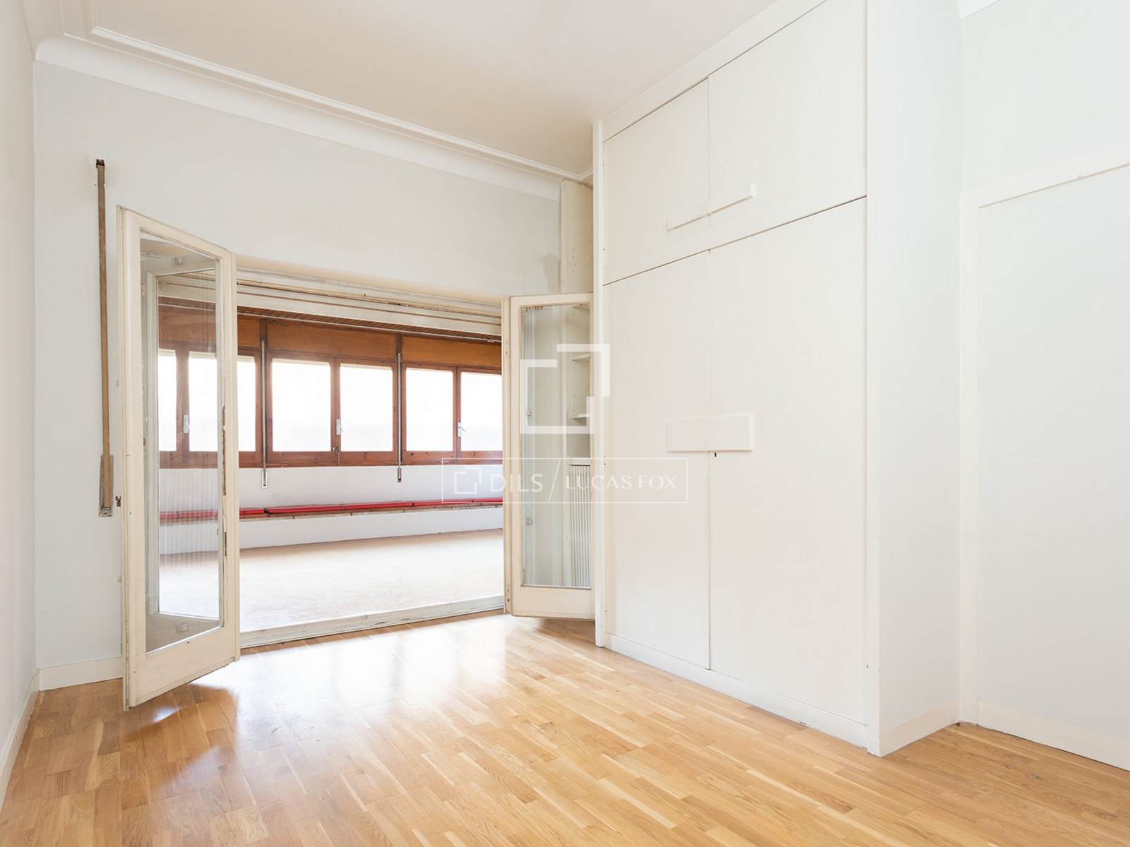 Apartment à Barcelona, Espagne 5 chambres, 244 m2 No. 192758