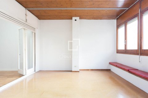 Huoneisto myytävänä Barcelona, Espanja, 5 makuuhuonetta, 244 m2 No. 192758 - kuva 19