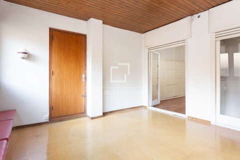 Huoneisto myytävänä Barcelona, Espanja, 5 makuuhuonetta, 244 m2 No. 192758 - kuva 20