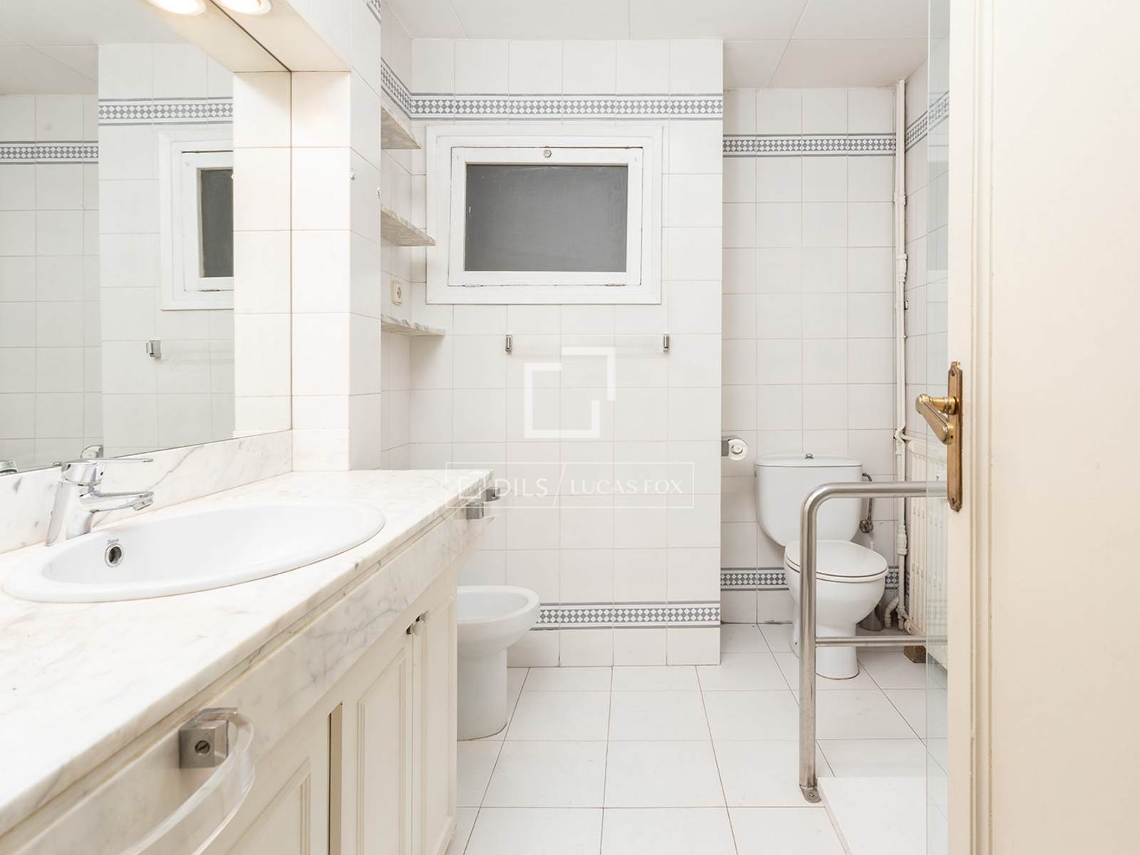 Apartment à Barcelona, Espagne 5 chambres, 244 m2 No. 192758