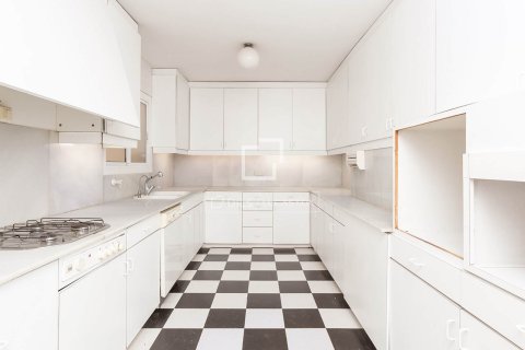 Huoneisto myytävänä Barcelona, Espanja, 5 makuuhuonetta, 244 m2 No. 192758 - kuva 4