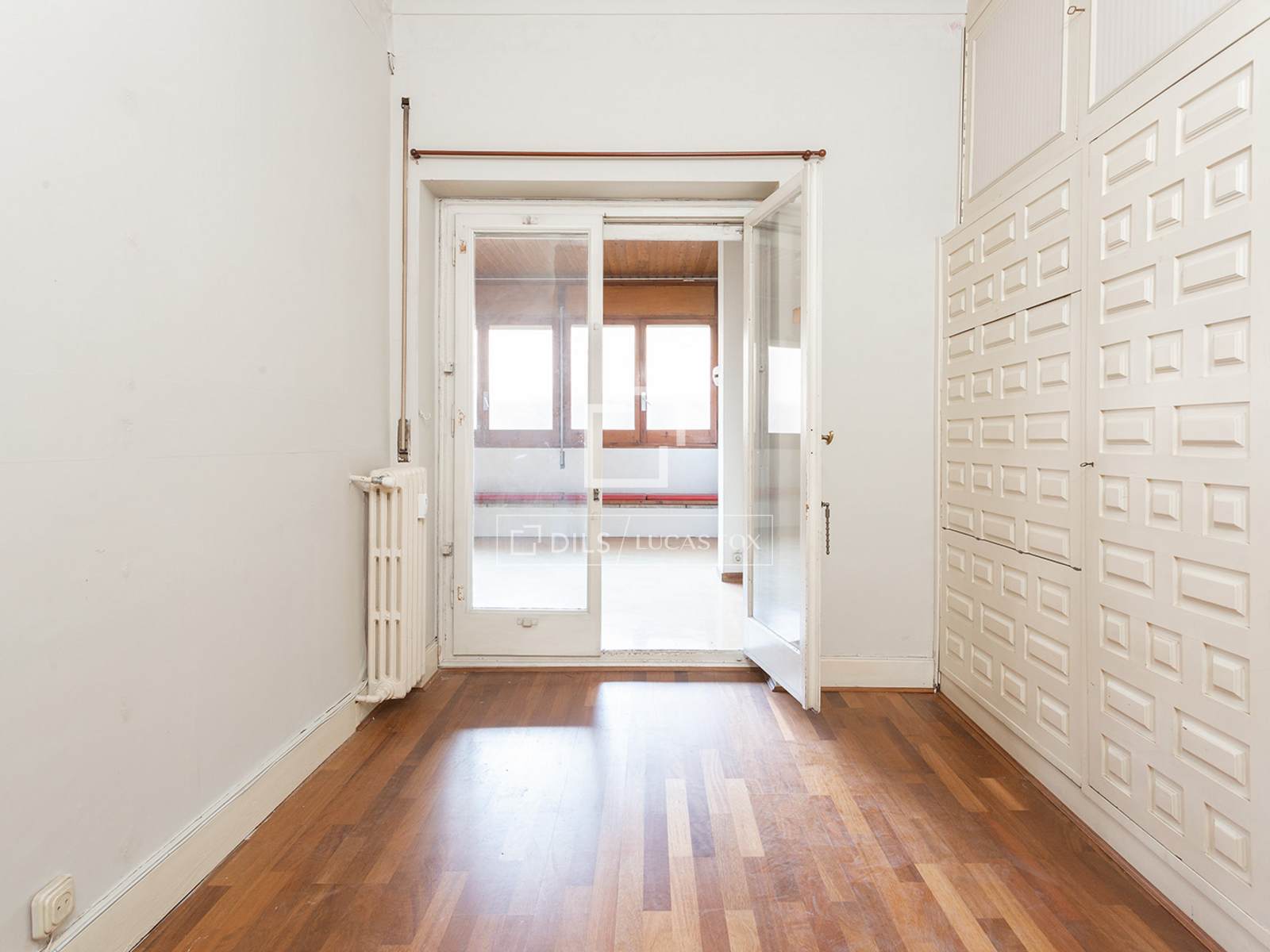 Apartment à Barcelona, Espagne 5 chambres, 244 m2 No. 192758