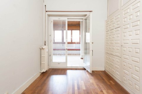 Huoneisto myytävänä Barcelona, Espanja, 5 makuuhuonetta, 244 m2 No. 192758 - kuva 21