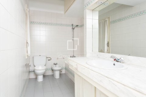 Huoneisto myytävänä Barcelona, Espanja, 5 makuuhuonetta, 244 m2 No. 192758 - kuva 23