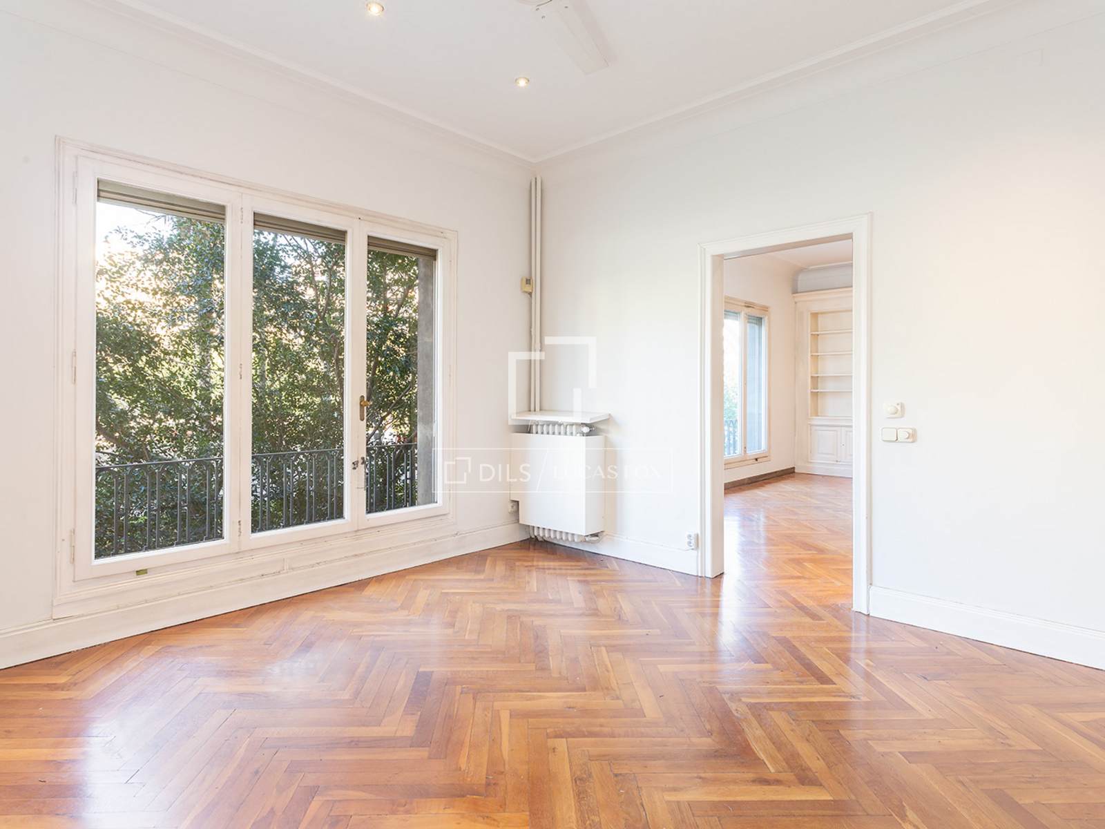 Apartment à Barcelona, Espagne 5 chambres, 244 m2 No. 192758
