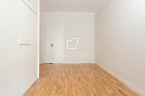 Huoneisto myytävänä Barcelona, Espanja, 5 makuuhuonetta, 244 m2 No. 192758 - kuva 17
