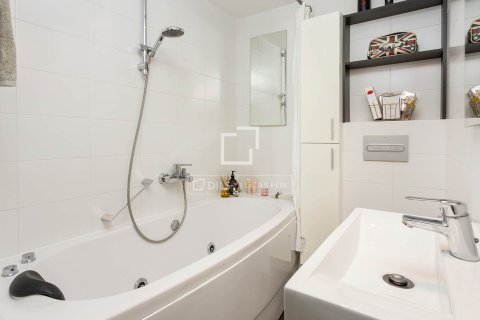 Kattohuoneisto myytävänä Barcelona, Espanja, 2 makuuhuonetta, 78 m2 No. 192757 - kuva 10