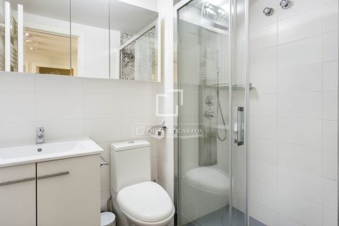 Kattohuoneisto myytävänä Barcelona, Espanja, 2 makuuhuonetta, 78 m2 No. 192757 - kuva 9