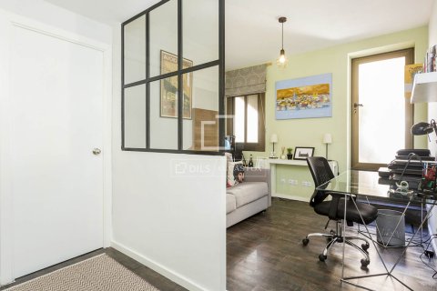 Kattohuoneisto myytävänä Barcelona, Espanja, 2 makuuhuonetta, 78 m2 No. 192757 - kuva 24