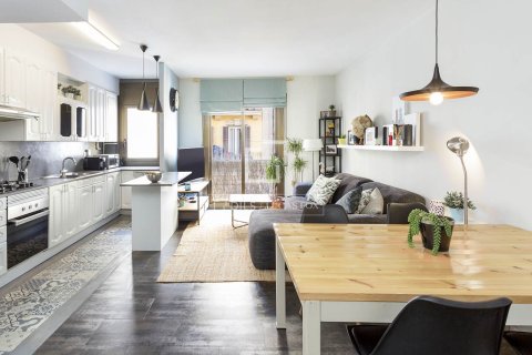 Kattohuoneisto myytävänä Barcelona, Espanja, 2 makuuhuonetta, 78 m2 No. 192757 - kuva 2