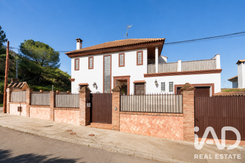 House zum Verkauf in Cordoba, Spanien 6 Schlafzimmer, 360 m2 Nr. 192204 - Foto 1