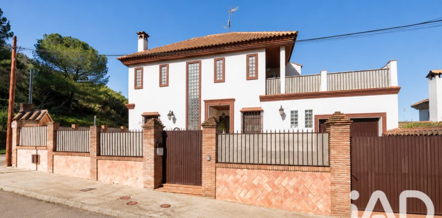 House in Cordoba, Spanien 6 Schlafzimmer, 360 m2 Nr. 192204