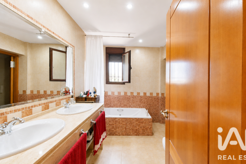 House zum Verkauf in Cordoba, Spanien 6 Schlafzimmer, 360 m2 Nr. 192204 - Foto 25
