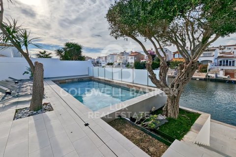 Villa in vendita a Empuriabrava, Girona, Spagna 5 camere da letto, 205 mq. N° 160347 - foto 6