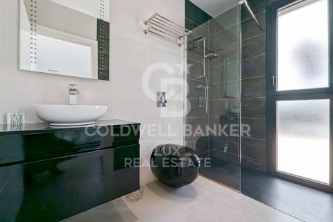 Продажа виллы в Эмпуриабрава, Герона, Испания 5 спален, 205м2 №160347 - фото 16