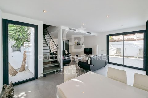 Продажа виллы в Эмпуриабрава, Герона, Испания 5 спален, 205м2 №160347 - фото 7