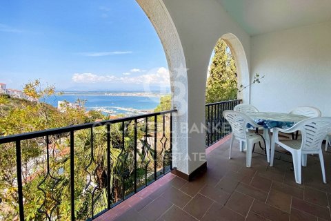 House for sale in Roses, Girona, Spain 4 bedrooms, 230 sq.m. No. 160343 - photo 2