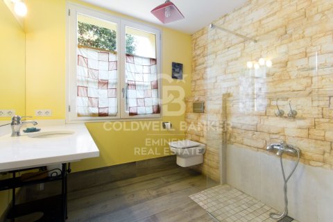 House for sale in Mataro, Barcelona, Spain 6 bedrooms, 435 sq.m. No. 160341 - photo 12