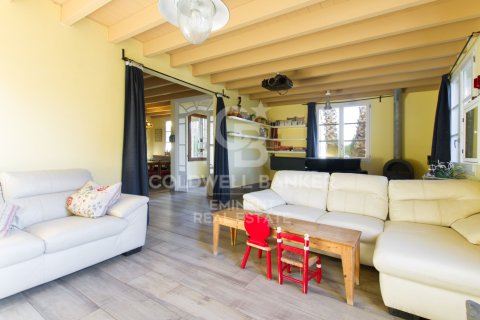 House for sale in Mataro, Barcelona, Spain 6 bedrooms, 435 sq.m. No. 160341 - photo 4