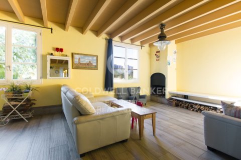 House for sale in Mataro, Barcelona, Spain 6 bedrooms, 435 sq.m. No. 160341 - photo 3