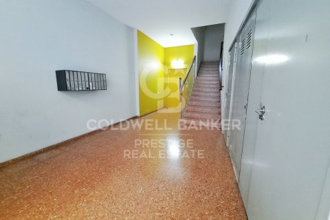Продажа квартиры в Барселона, Испания 3 спальни, 99м2 №160342 - фото 8