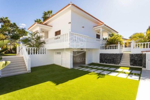 Villa à vendre à Adeje, Tenerife, Espagne, 5 chambres, 321 m2 No. 164299 - photo 2
