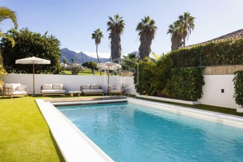 Villa à Adeje, Tenerife, Espagne 5 chambres, 321 m2 No. 164299