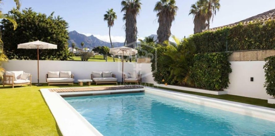 Villa à Adeje, Tenerife, Espagne 5 chambres, 321 m2 No. 164299