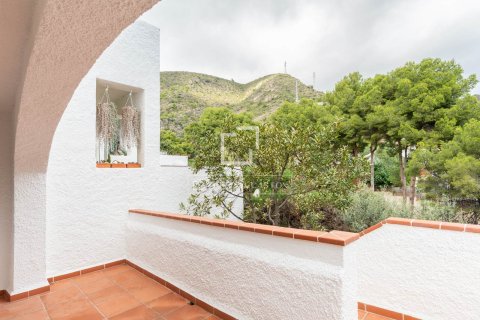 Продажа виллы в Кастельдефельс, Барселона, Испания 4 спальни, 133м2 №160819 - фото 8