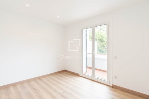 Продажа виллы в Кастельдефельс, Барселона, Испания 4 спальни, 133м2 №160819 - фото 21