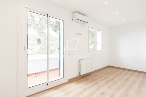 Продажа виллы в Кастельдефельс, Барселона, Испания 4 спальни, 133м2 №160819 - фото 18