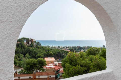 Продажа виллы в Кастельдефельс, Барселона, Испания 4 спальни, 133м2 №160819 - фото 29