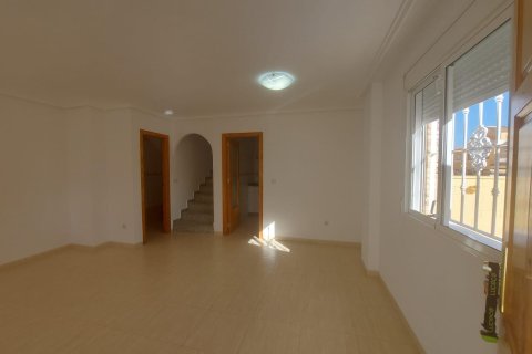 Villa à vendre à Alicante, Espagne, 3 chambres, 120 m2 No. 189757 - photo 11