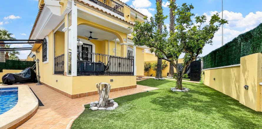 Villa Alicante, Spānijā 3 istabas, 140 m2 Nr. 189751