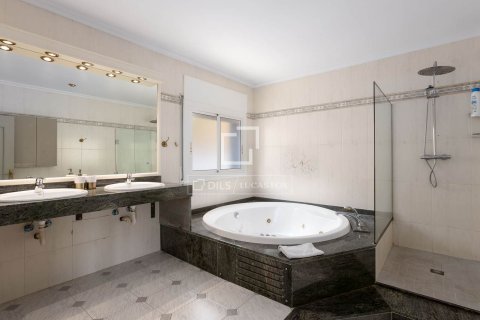 Villa in vendita a Premia De Dalt, Barcelona, Spagna 6 camere da letto, 406 mq. N° 192553 - foto 28