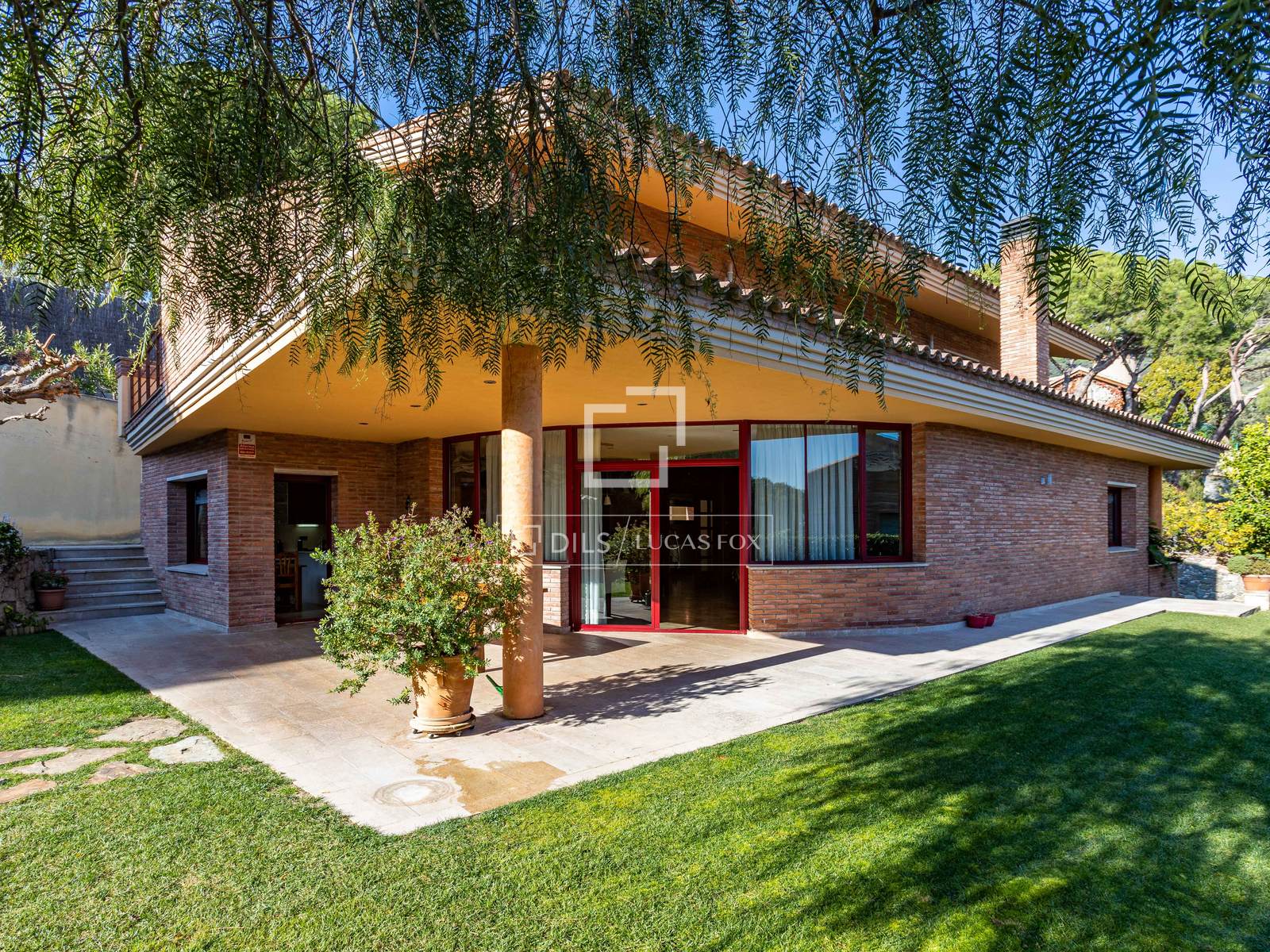 Villa a Premia De Dalt, Barcelona, Spagna 5 camere da letto, 563 mq. N° 192554