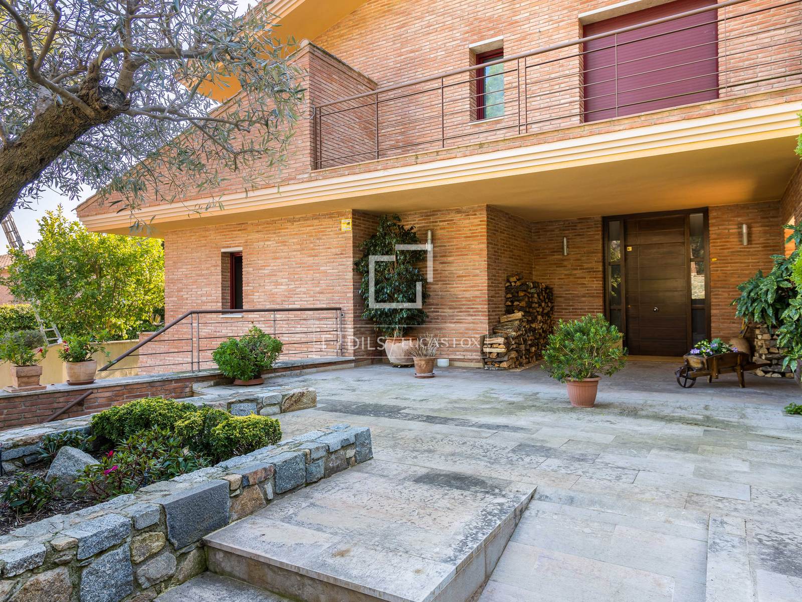 Villa a Premia De Dalt, Barcelona, Spagna 5 camere da letto, 563 mq. N° 192554