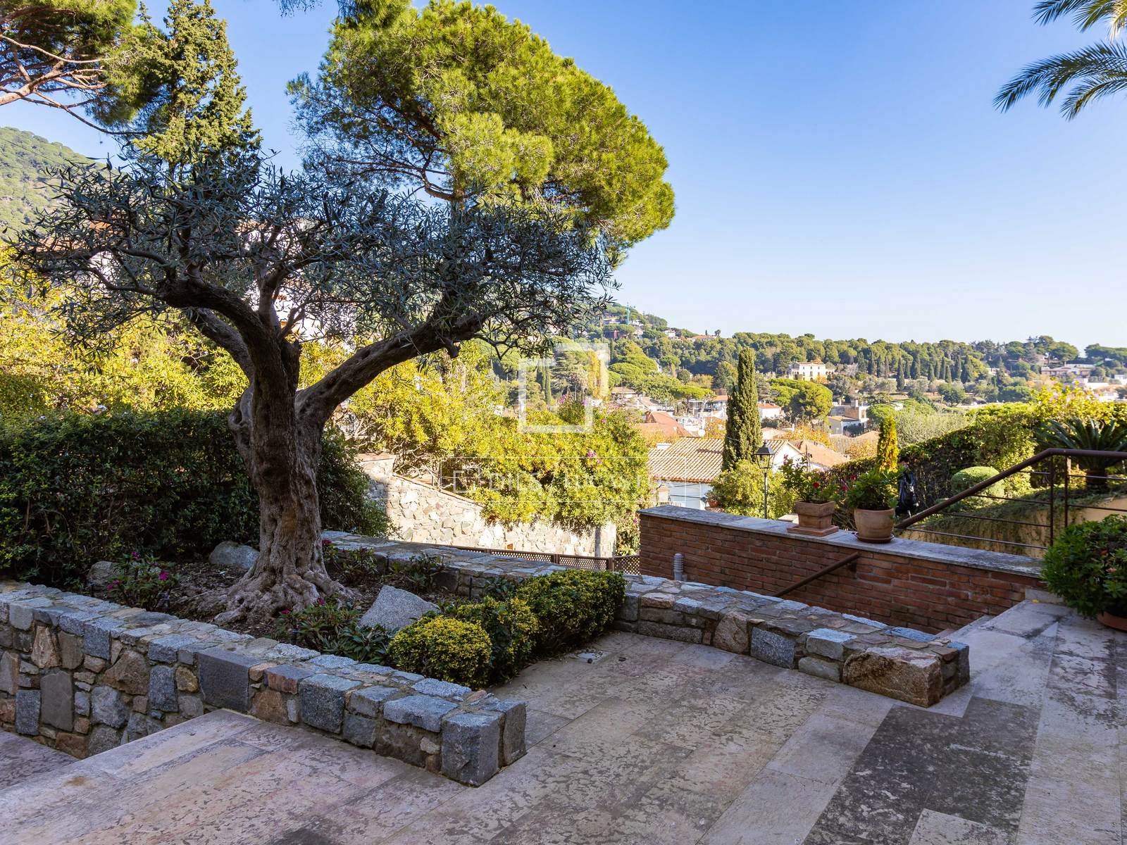 Villa a Premia De Dalt, Barcelona, Spagna 5 camere da letto, 563 mq. N° 192554