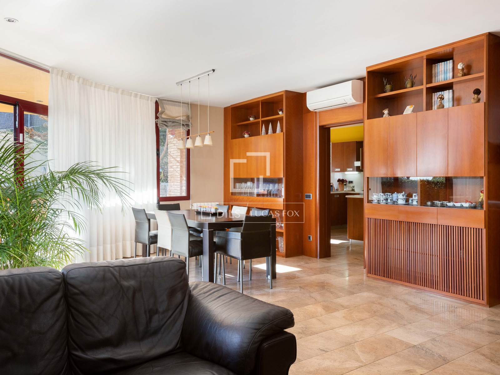 Villa a Premia De Dalt, Barcelona, Spagna 5 camere da letto, 563 mq. N° 192554