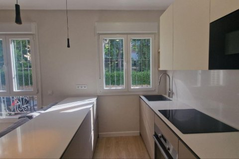 Apartamento en venta en Madrid, España 1 dormitorio, 64 m2 No. 177805 - foto 10