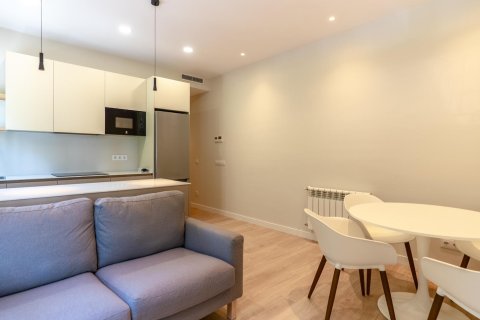 Apartment à vendre à Madrid, Espagne, 1 chambre, 68 m2 No. 177805 - photo 7