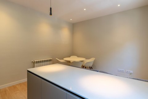 Apartment à vendre à Madrid, Espagne, 1 chambre, 68 m2 No. 177805 - photo 4