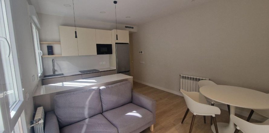 Apartamento en Madrid, España 1 dormitorio, 64 m2 No. 177805