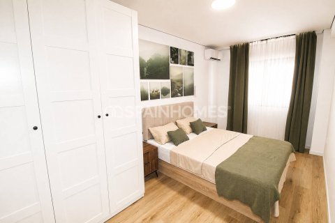 Apartment for sale in Torrevieja, Alicante, Spain 2 bedrooms, 78 sq.m. No. 187461 - photo 14