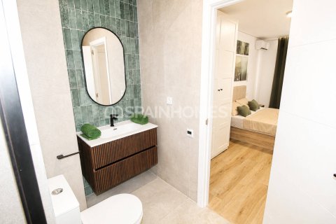 Apartment for sale in Torrevieja, Alicante, Spain 2 bedrooms, 78 sq.m. No. 187461 - photo 18