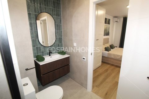 Huoneisto myytävänä Torrevieja, Alicante, Espanja, 2 makuuhuonetta, 78 m2 No. 187461 - kuva 16