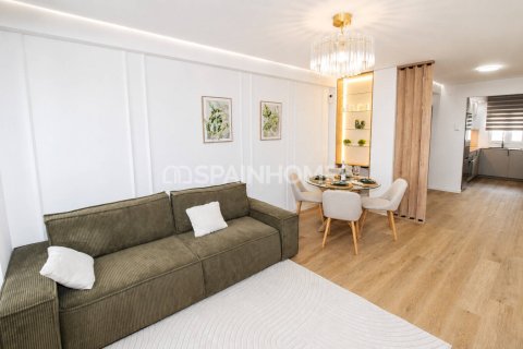 Apartment for sale in Torrevieja, Alicante, Spain 2 bedrooms, 78 sq.m. No. 187461 - photo 4